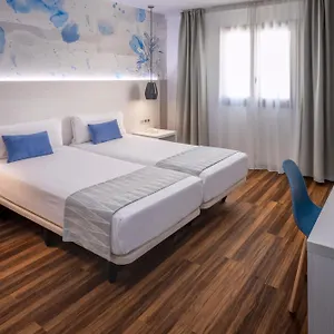 hostal-operaramblas.topbarcelonahotels.com/